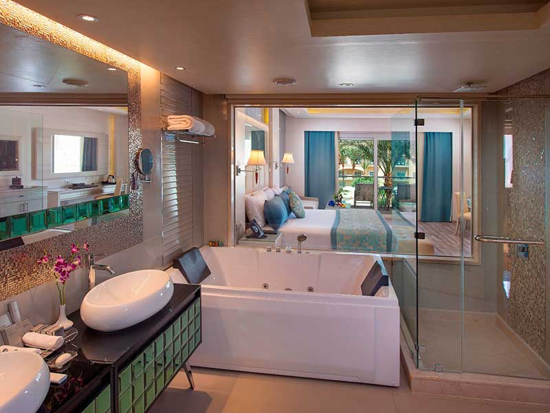 Premium Jacuzzi Suite Pool View or Limited Sea View